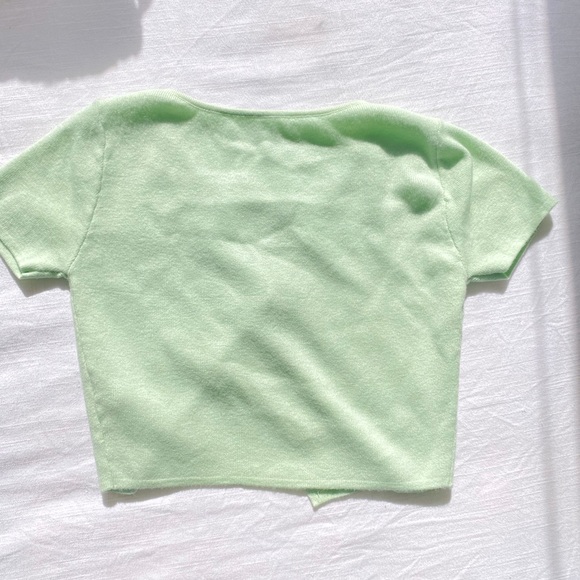 SHEIN CROP BUTTON DOWN - Picture 2 of 3